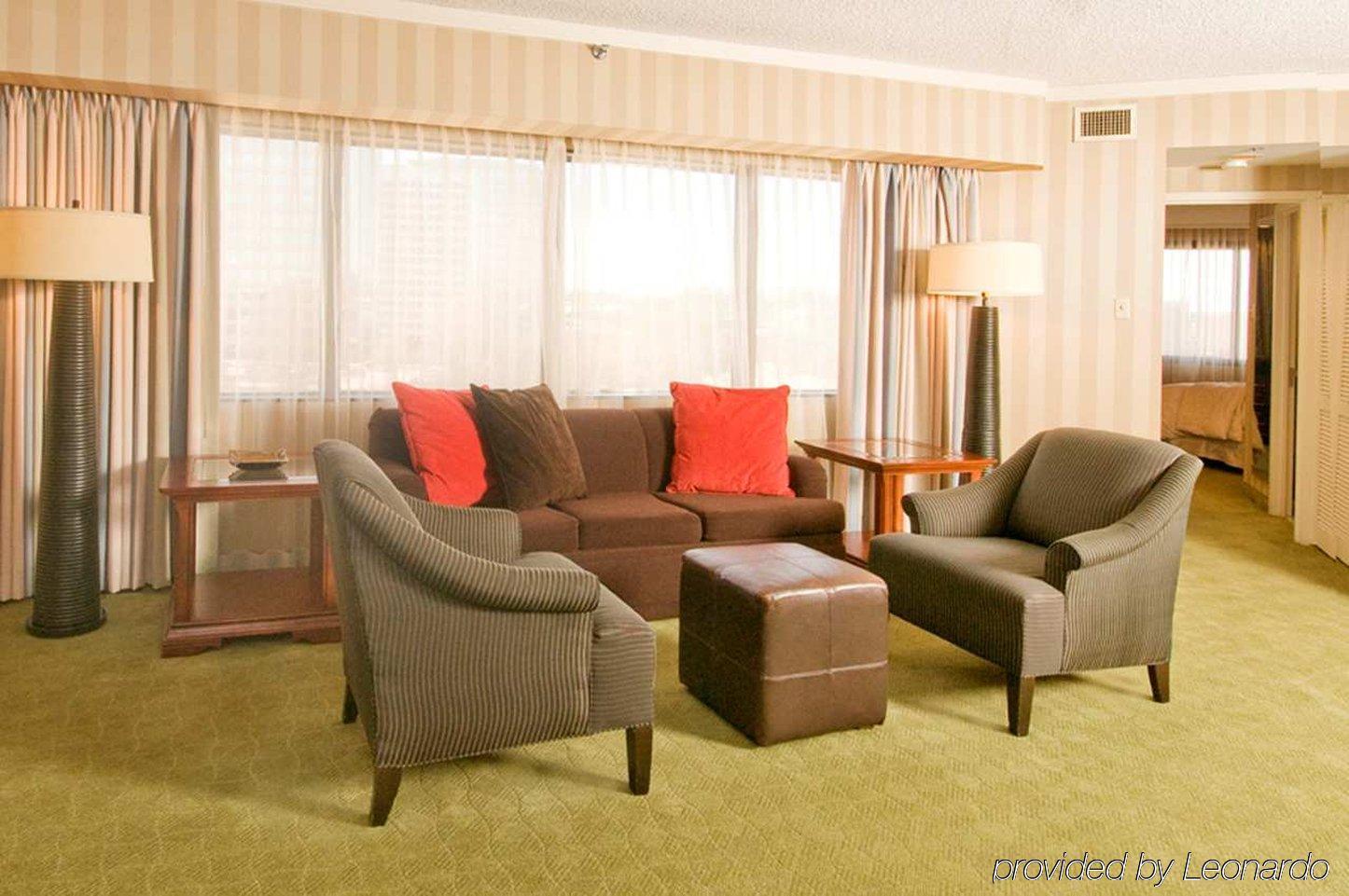 Embassy Suites By Hilton Atlanta Galleria Smyrna Room photo