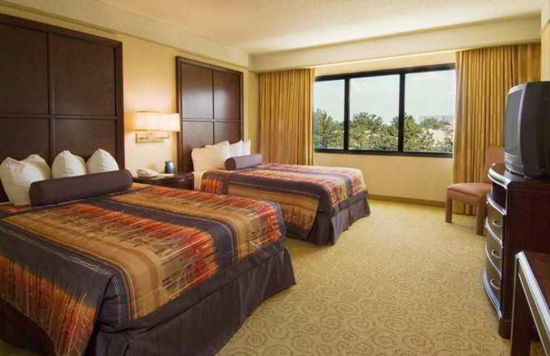 Embassy Suites By Hilton Atlanta Galleria Smyrna Room photo